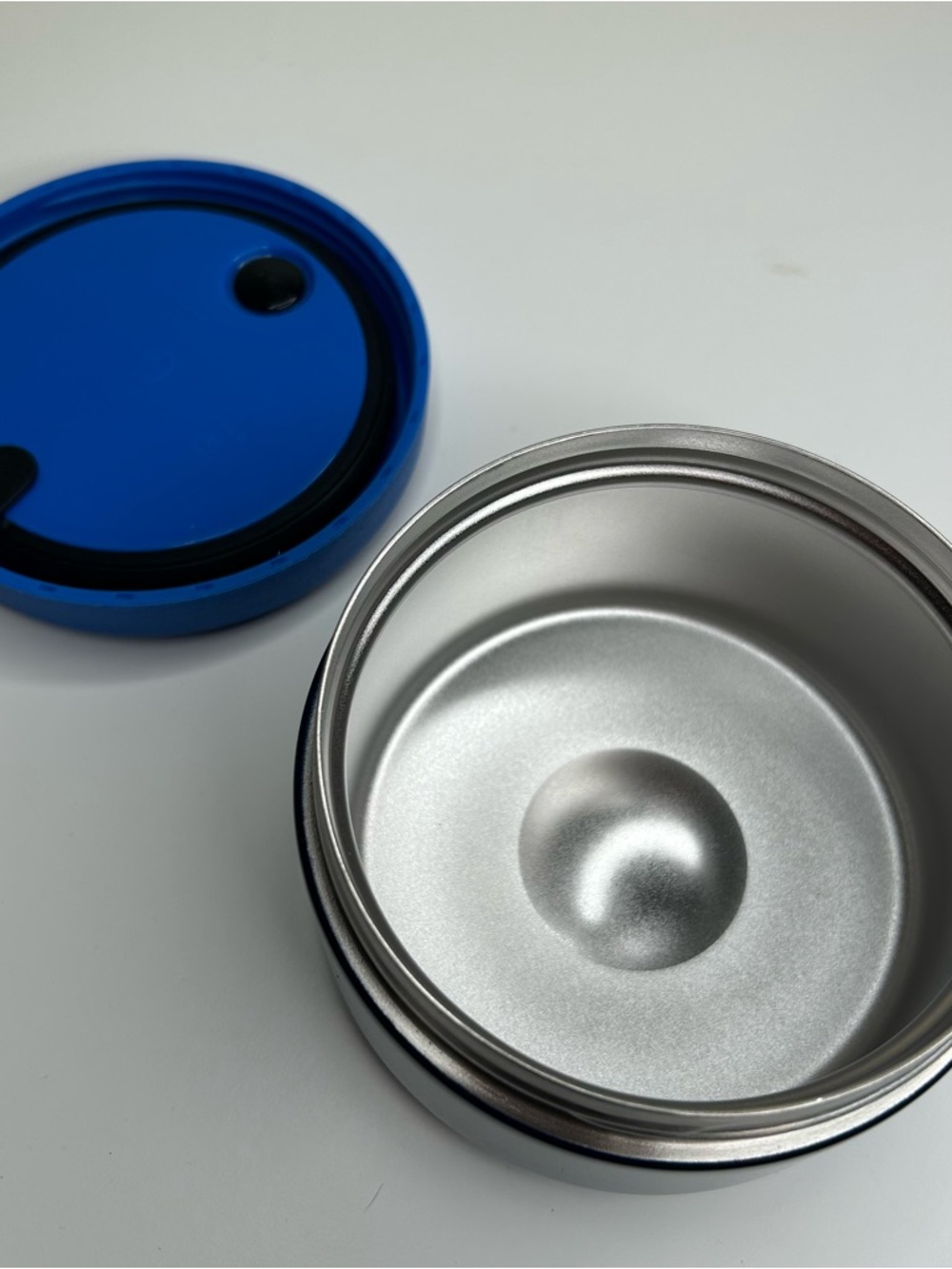 Snack By Swell Container Round Circle Blue Twist Off Lid Metal 10 Ounce Food - Picture 4 of 4